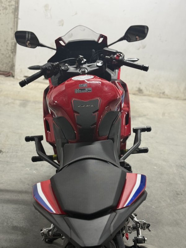 二手本田CBR400R