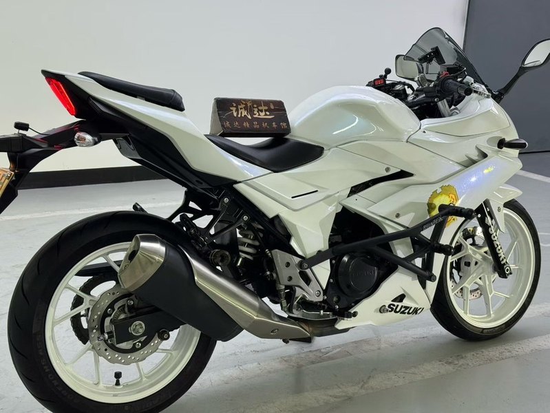 二手豪爵铃木GSX250R