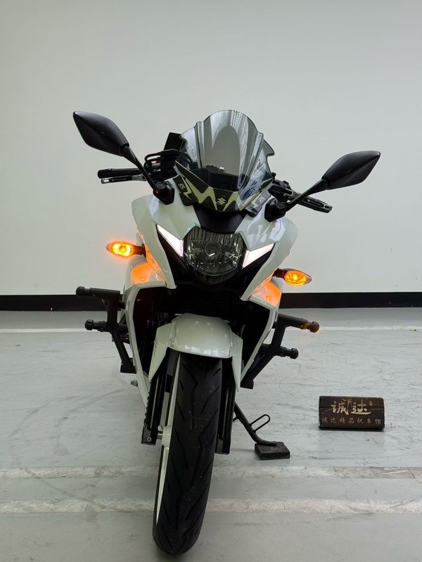 二手豪爵铃木GSX250R