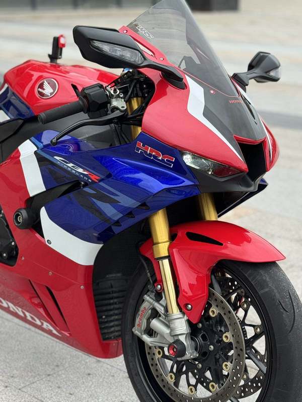 二手本田CBR 1000 RR-R