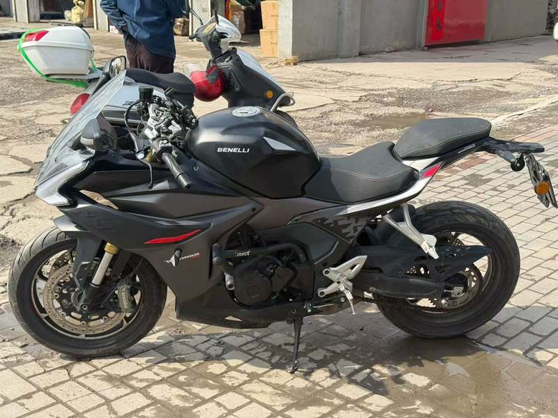 二手贝纳利龙卷风 Tornado 552R