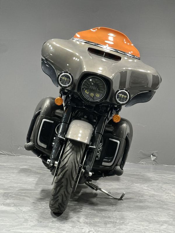 二手哈雷戴维森大道滑翔 Street Glide