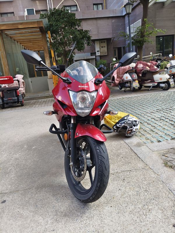 二手济南铃木极客飒 Gixxer 155