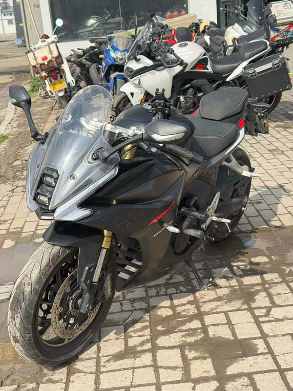 二手贝纳利龙卷风 Tornado 552R