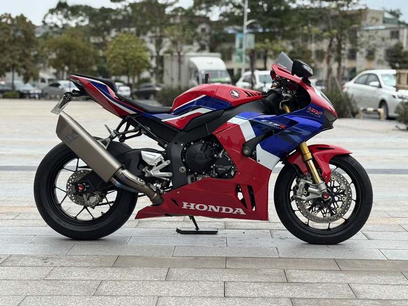 二手本田CBR 1000 RR-R