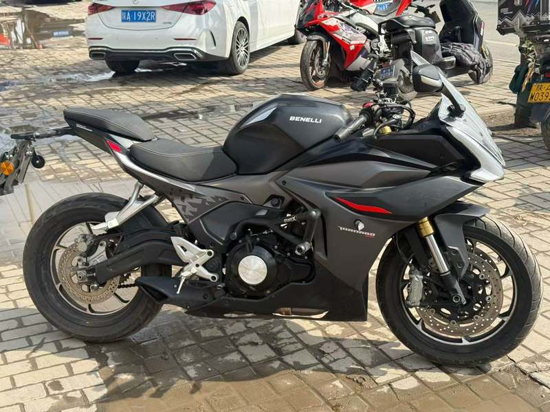 二手贝纳利龙卷风 Tornado 552R