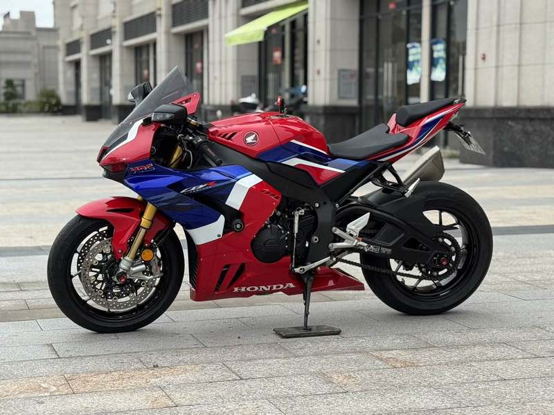 二手本田CBR 1000 RR-R