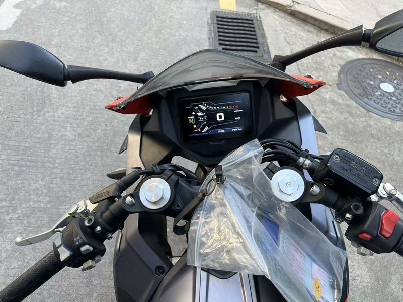 二手贝纳利龙卷风 Tornado 302R