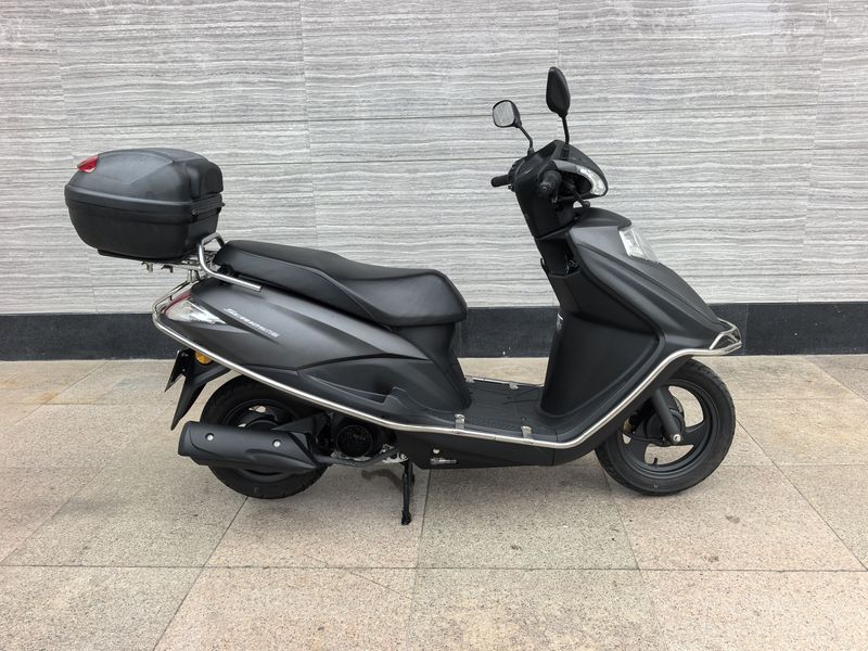 二手五羊本田SCR125