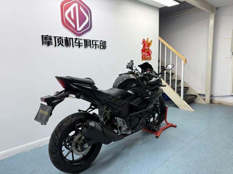 二手豪爵铃木GSX250R