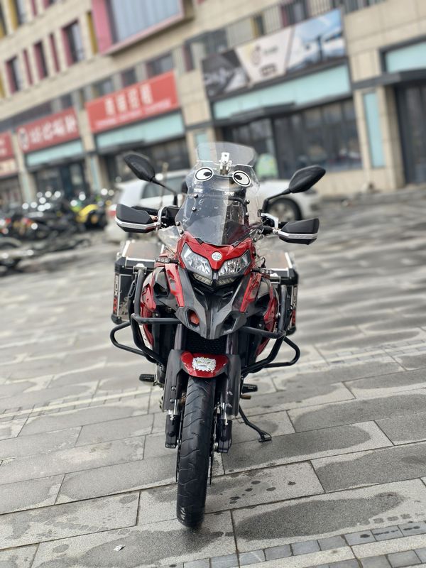 二手贝纳利金鹏 TRK502