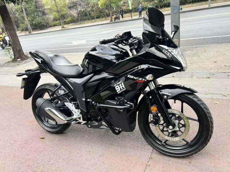 二手济南铃木极客飒 Gixxer 155
