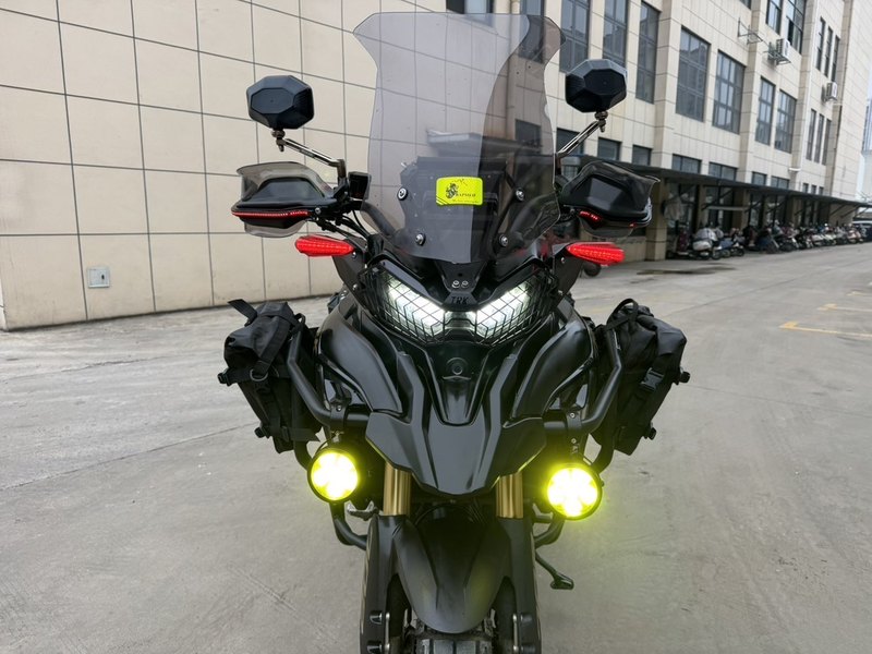 二手贝纳利TRK702