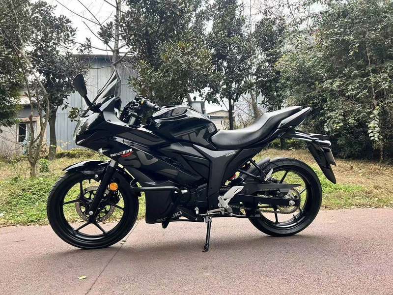 二手济南铃木极客飒 Gixxer 155