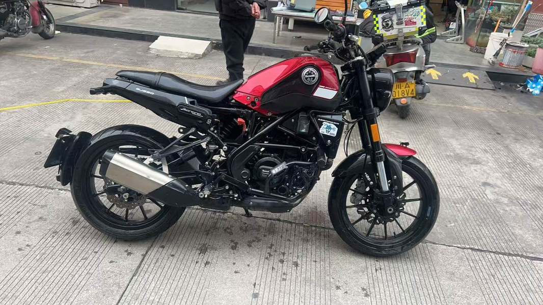 二手贝纳利幼狮 Leoncino 250