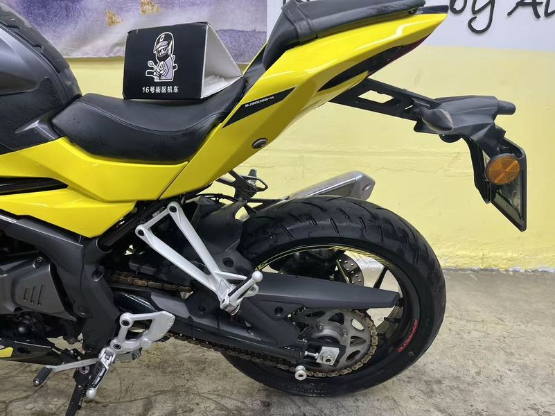 二手贝纳利龙卷风 Tornado 302R