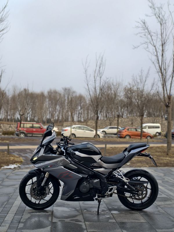 二手贝纳利龙卷风 Tornado 302R