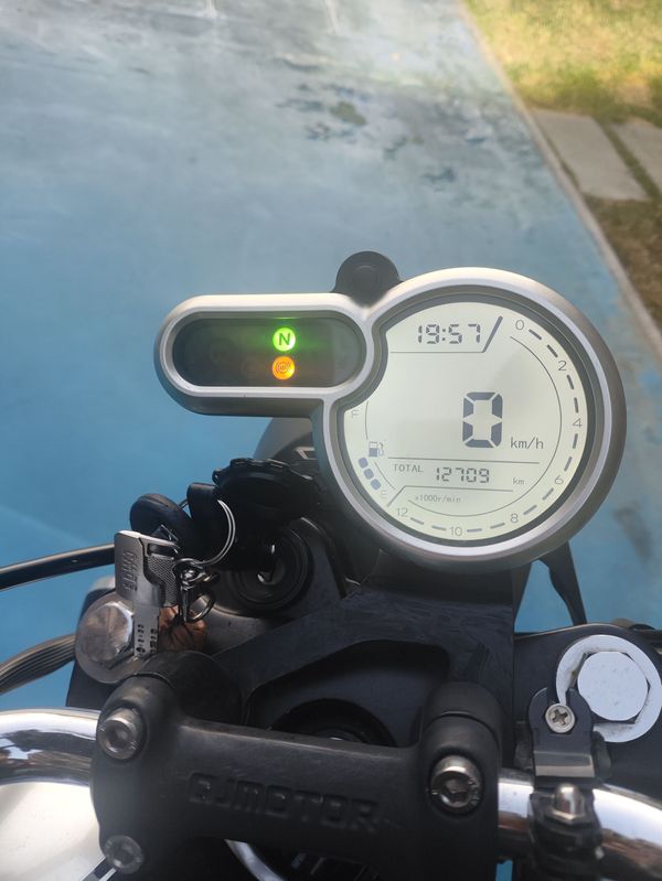 二手QJMOTOR逸250