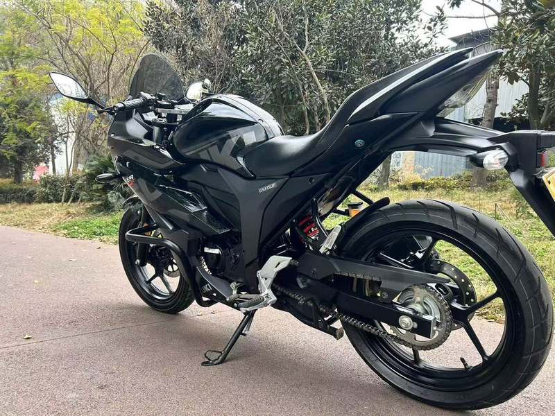 二手济南铃木极客飒 Gixxer 155