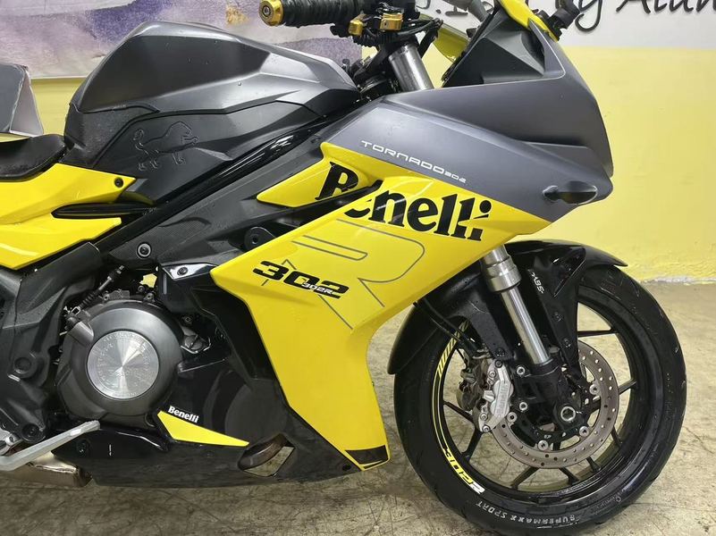 二手贝纳利龙卷风 Tornado 302R