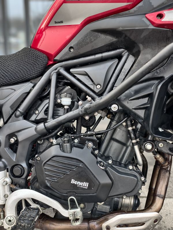 二手贝纳利金鹏 TRK502