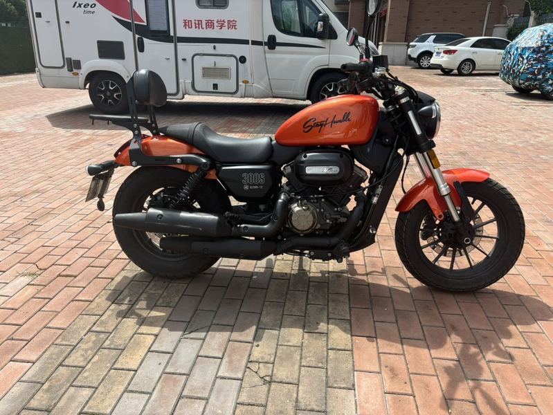 二手QJMOTOR闪300