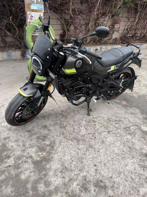 二手贝纳利幼狮 Leoncino 250