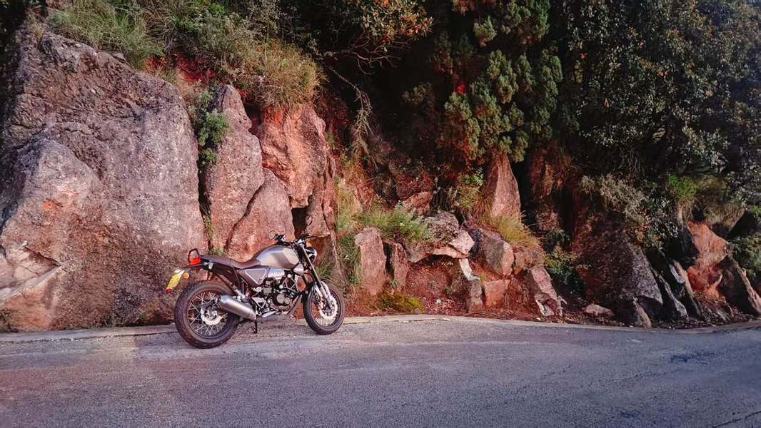 二手五羊本田鸷道 CB190SS