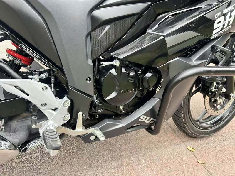 二手济南铃木极客飒 Gixxer 155