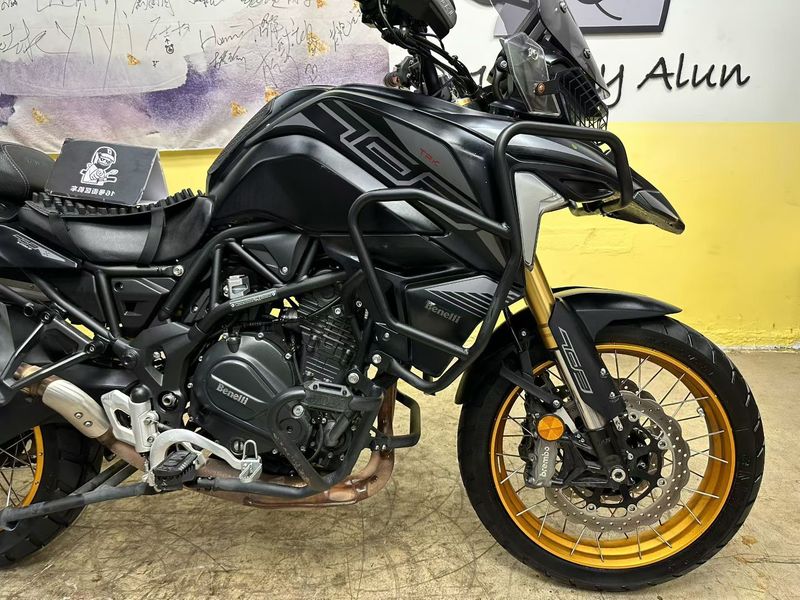 二手贝纳利TRK702