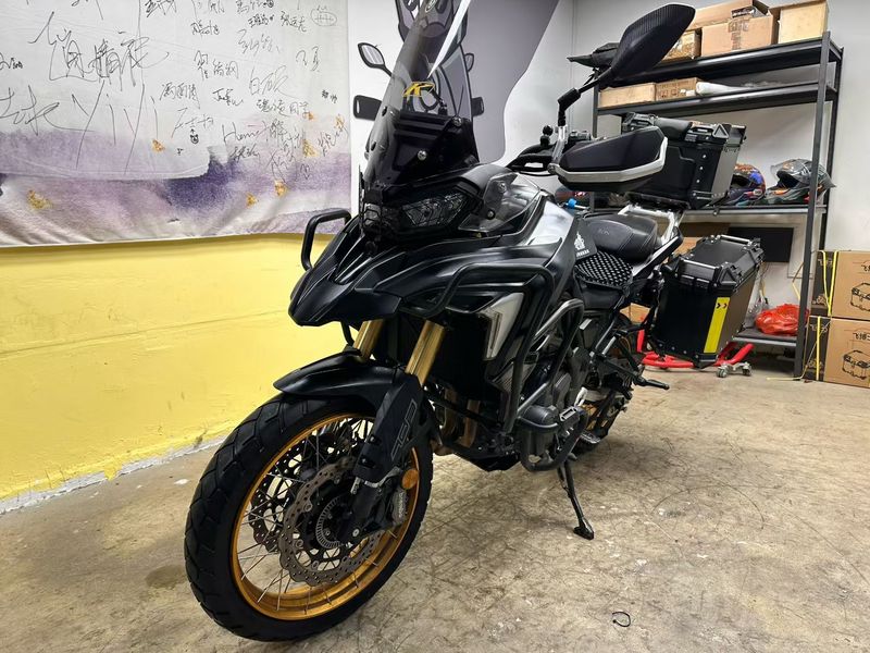 二手贝纳利TRK702