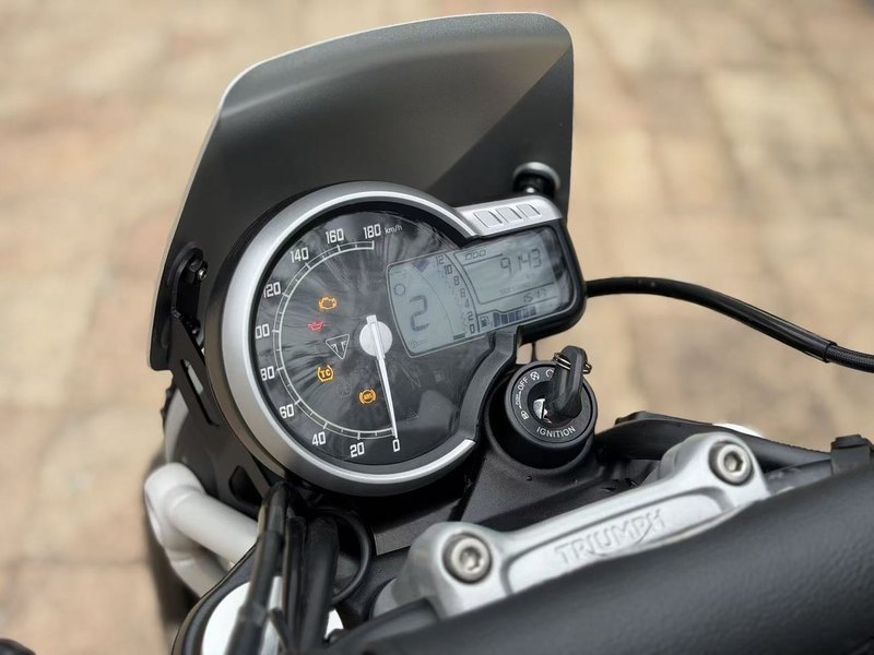 二手凯旋Scrambler 400 X