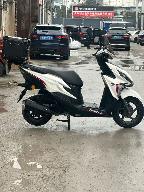 二手新大洲本田裂行 RX125Fi