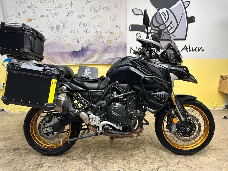 二手贝纳利TRK702