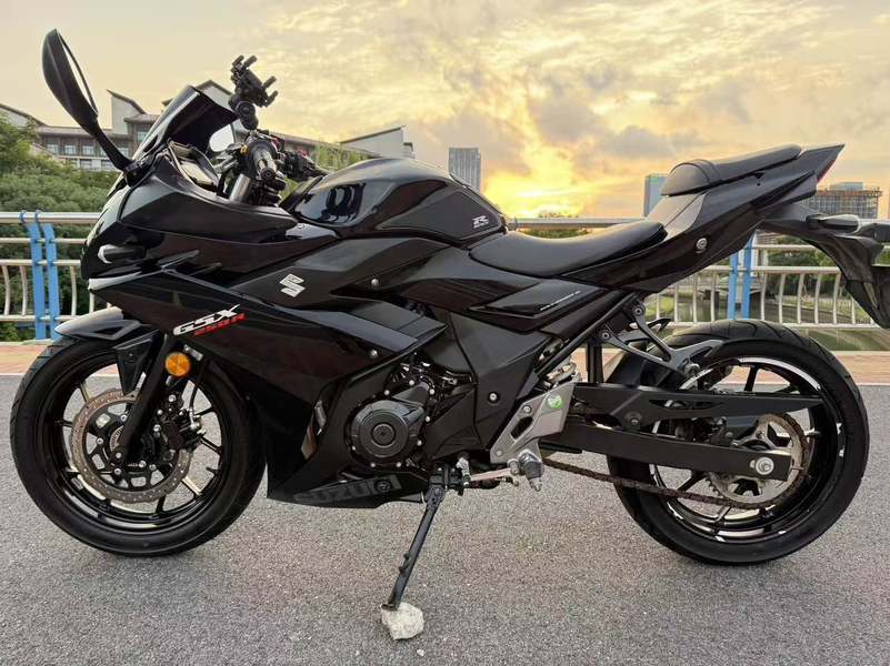 二手豪爵铃木GSX250R