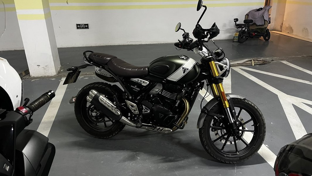 二手凯旋Scrambler 400 X