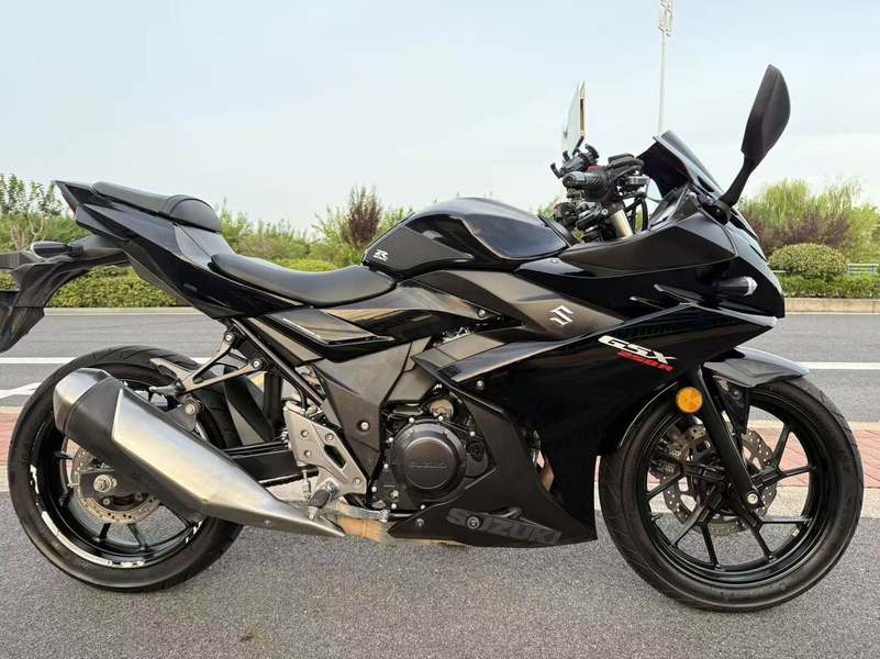 二手豪爵铃木GSX250R