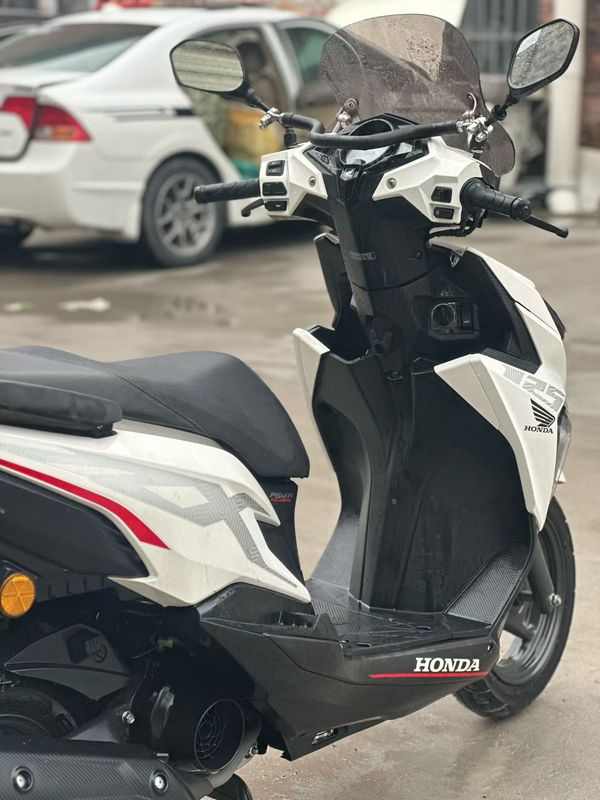 二手新大洲本田裂行 RX125Fi