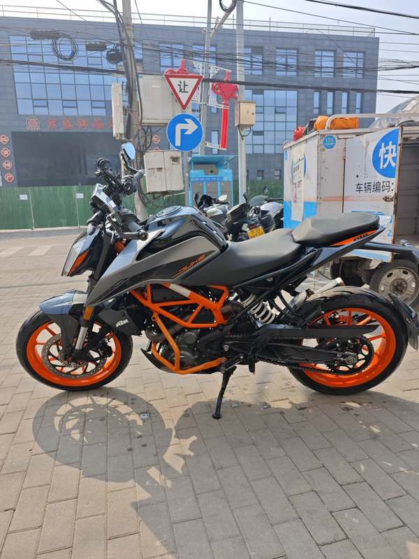 二手KTMR2R390 Duke