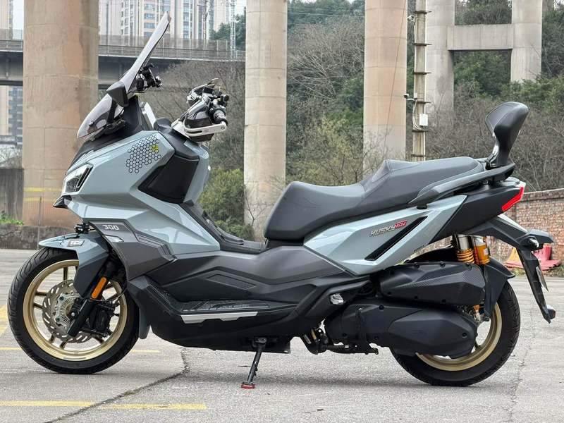 二手三阳哈士奇 Husky ADV300