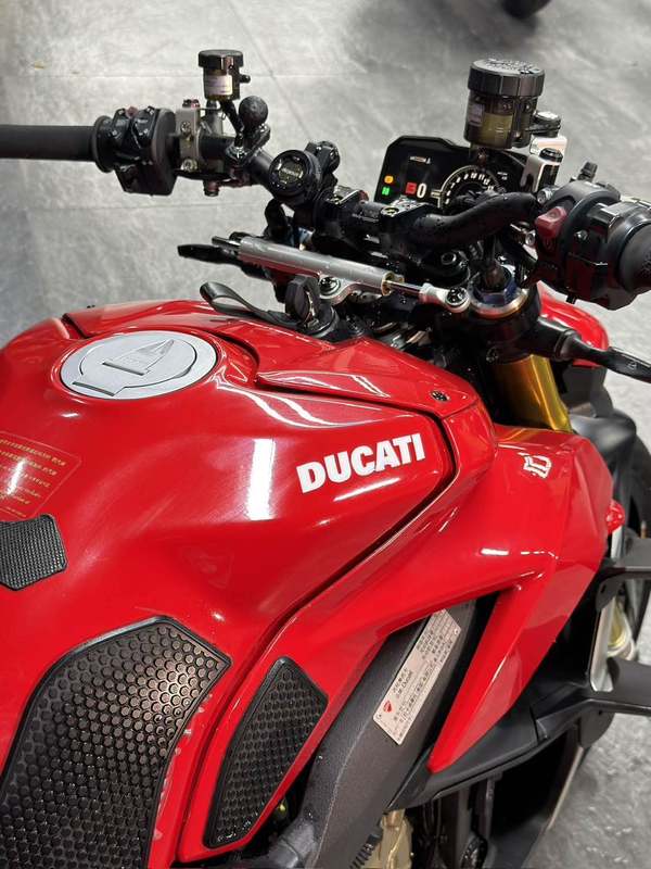 二手杜卡迪Street Fighter V4