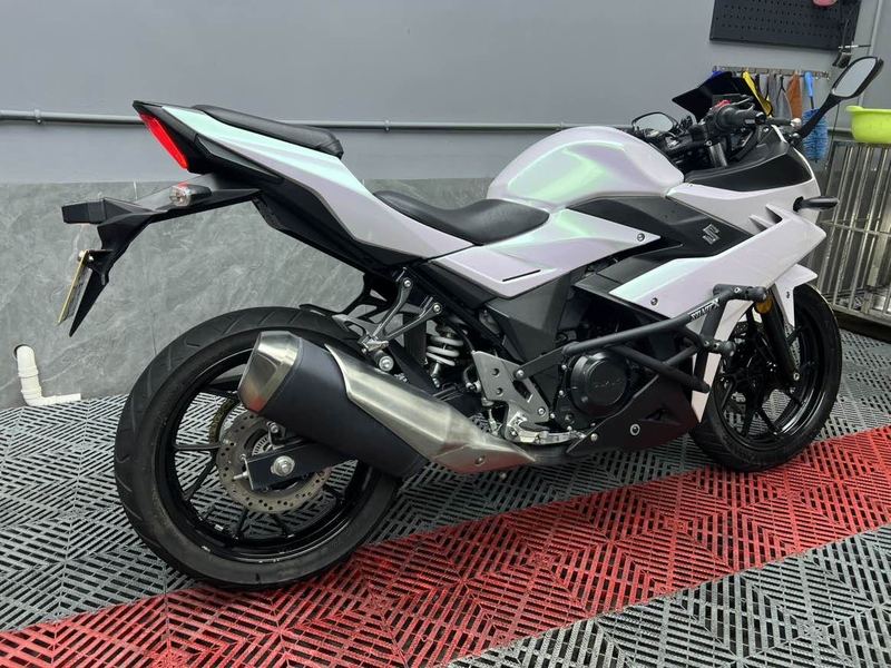 二手豪爵铃木GSX250R