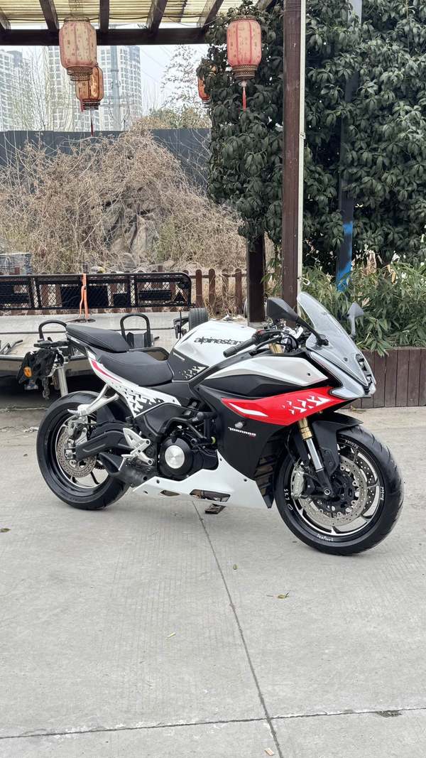 二手贝纳利龙卷风 Tornado 552R