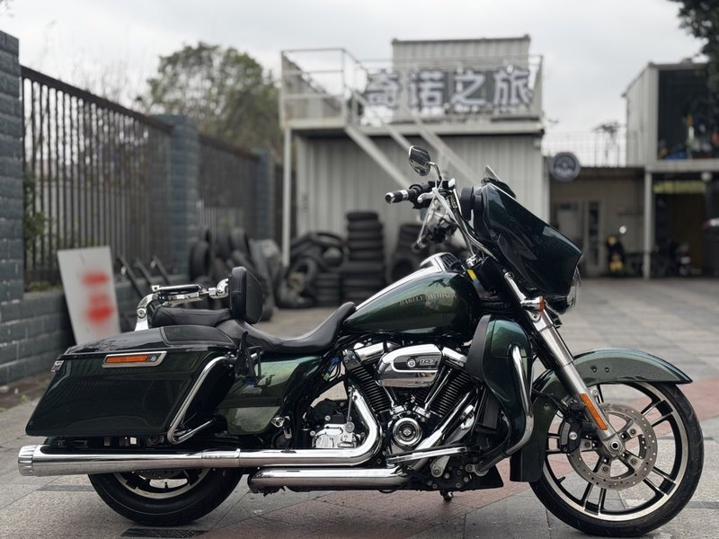 二手哈雷戴维森大道滑翔 Street Glide