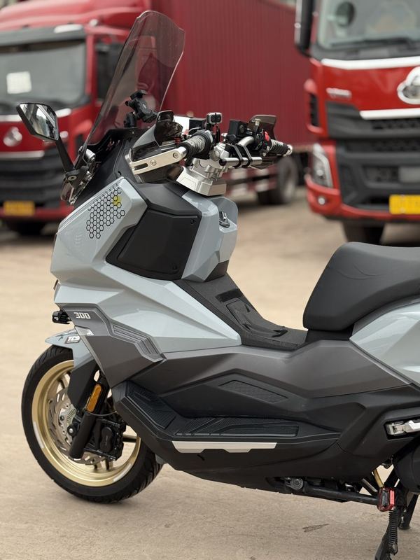 二手三阳哈士奇 Husky ADV300