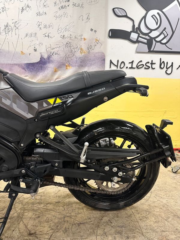 二手贝纳利幼狮 Leoncino 250