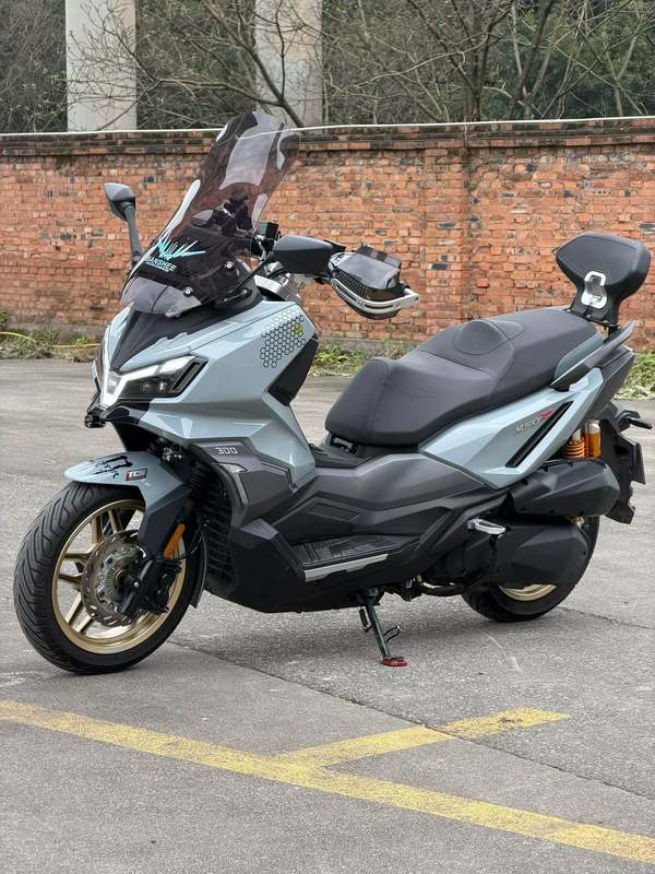 二手三阳哈士奇 Husky ADV300