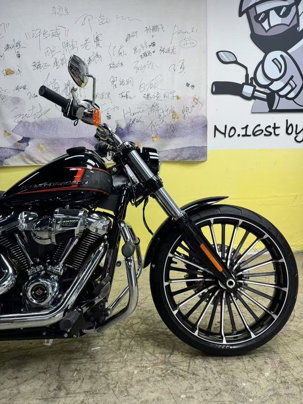 二手哈雷戴维森突破者 Breakout