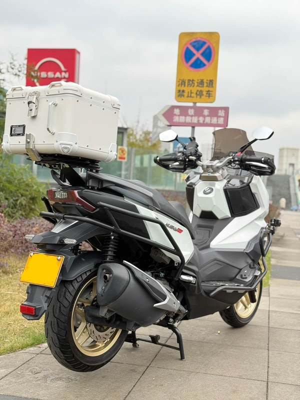 二手三阳哈士奇 Husky ADV300