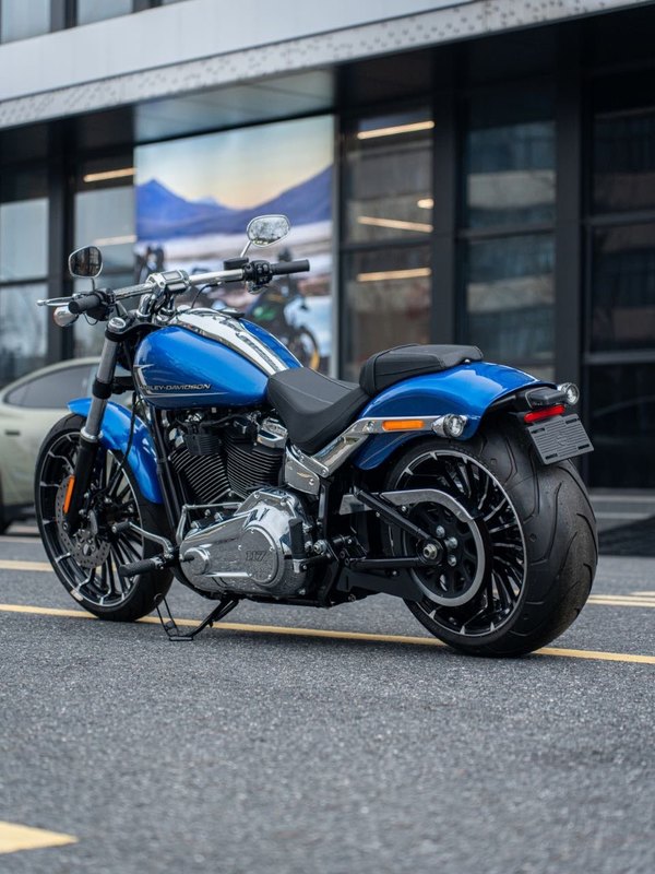 二手哈雷戴维森突破者 Breakout